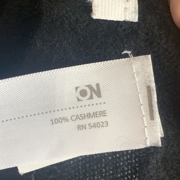 Gap Cashmere Sweater Womens Medium Black V Neck Pullover Soft Warm - Picture 5 of 6